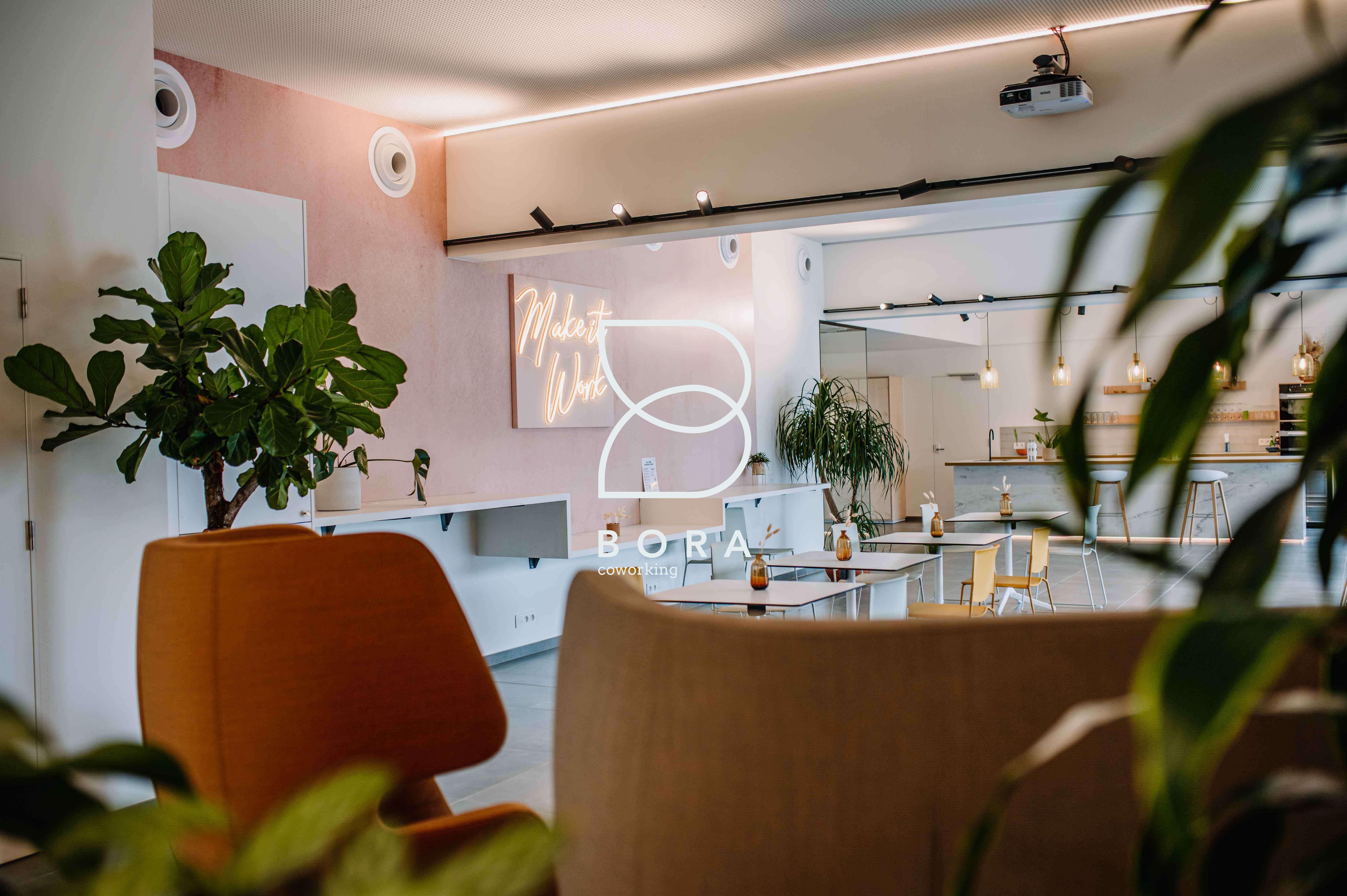 Bora coworking space met sofa\'s, tafels en stoelen